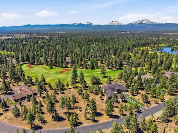 17057 Golden Stone Drive, Sisters, OR 97759