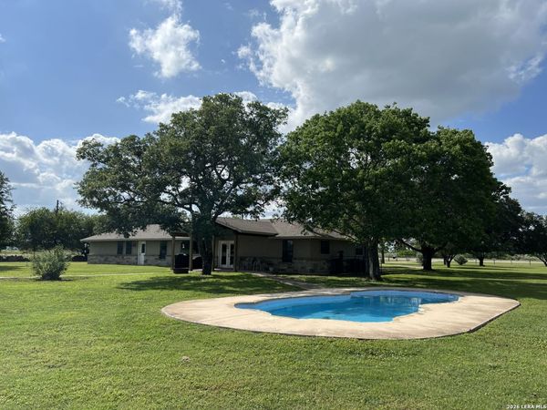 1797 W US Highway 90 East, Hondo, TX 78861