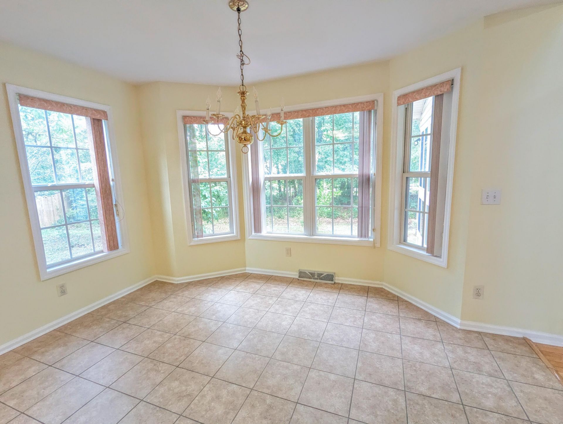 150 Haleswood Circle Photo 10