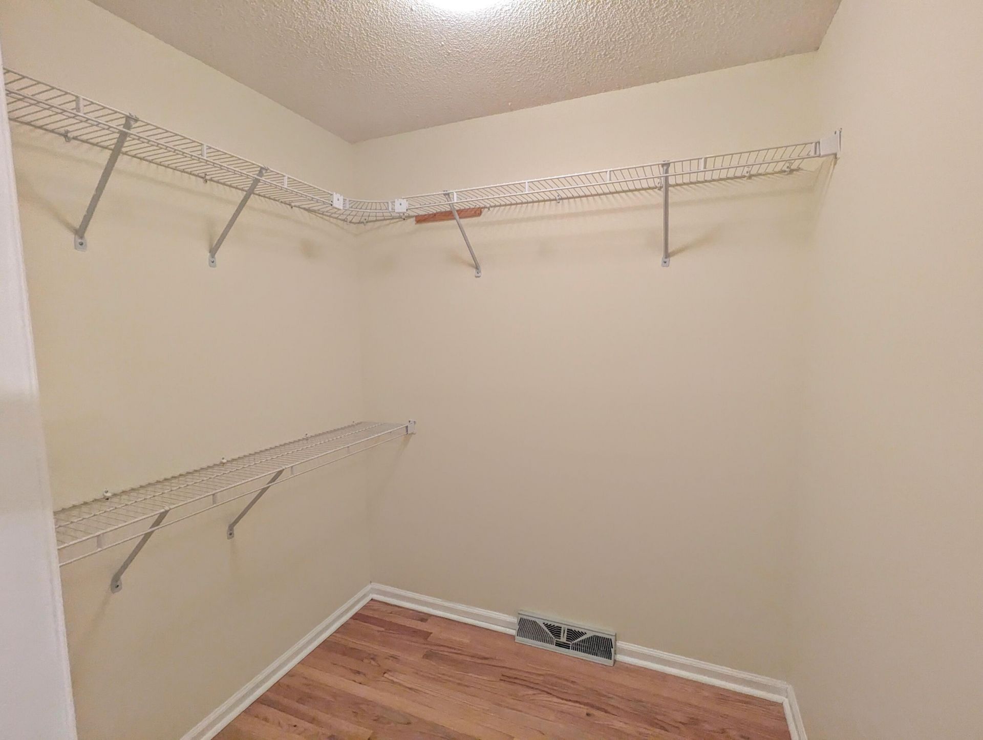 150 Haleswood Circle Photo 16