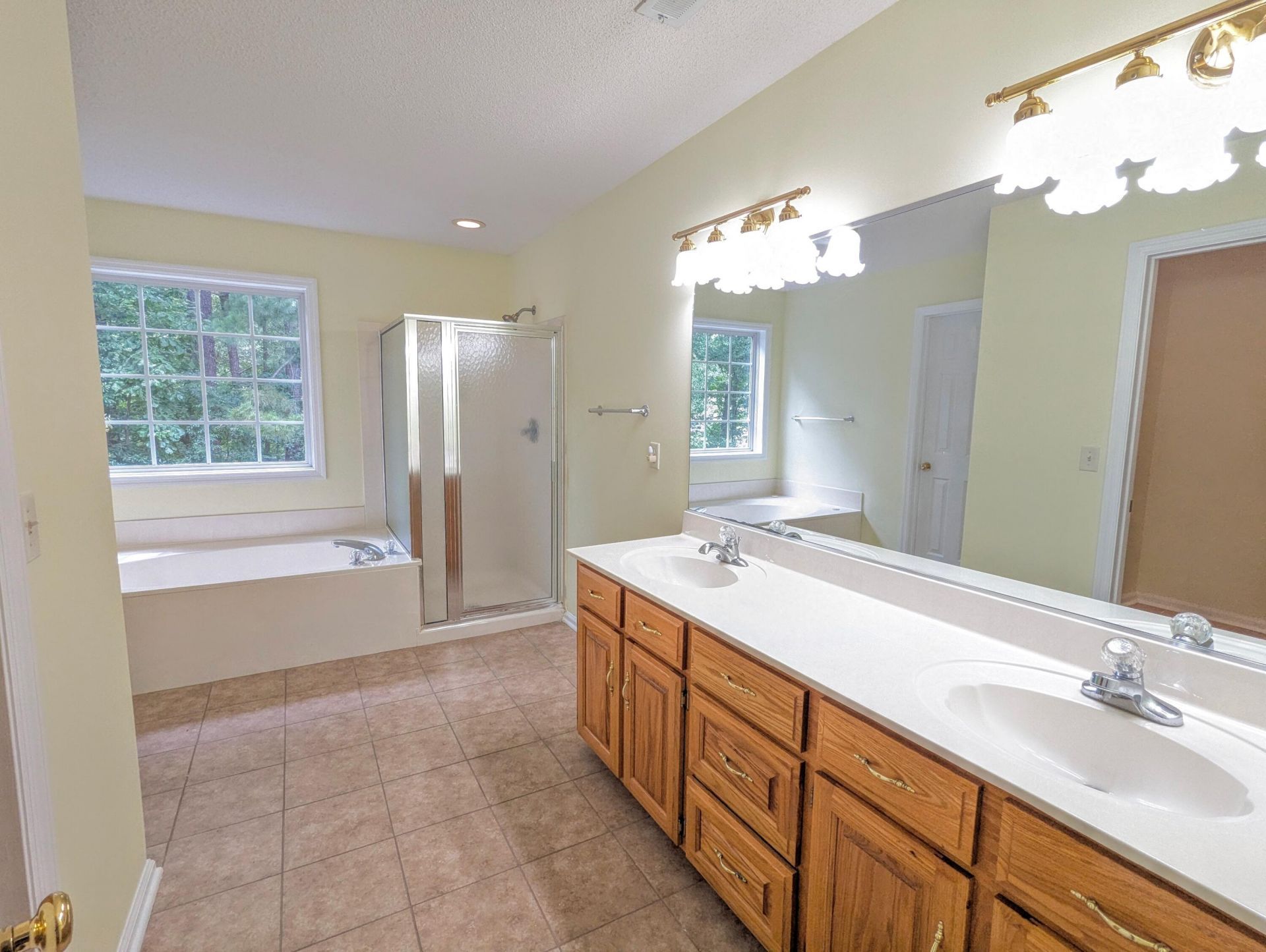 150 Haleswood Circle Photo 19
