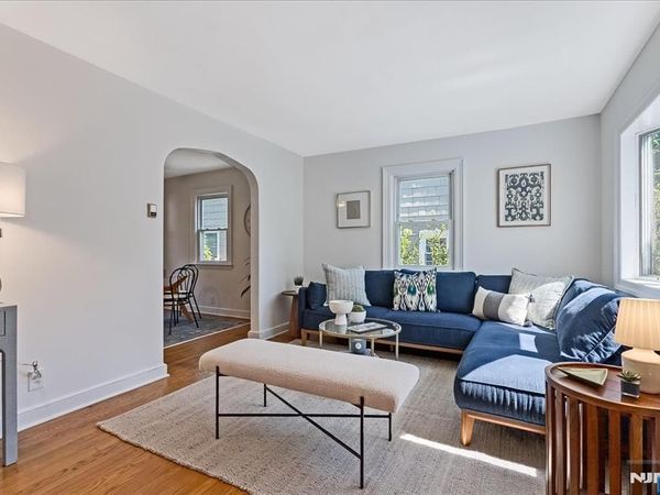 566 Barnett Place, RIDGEWOOD, NJ 07450