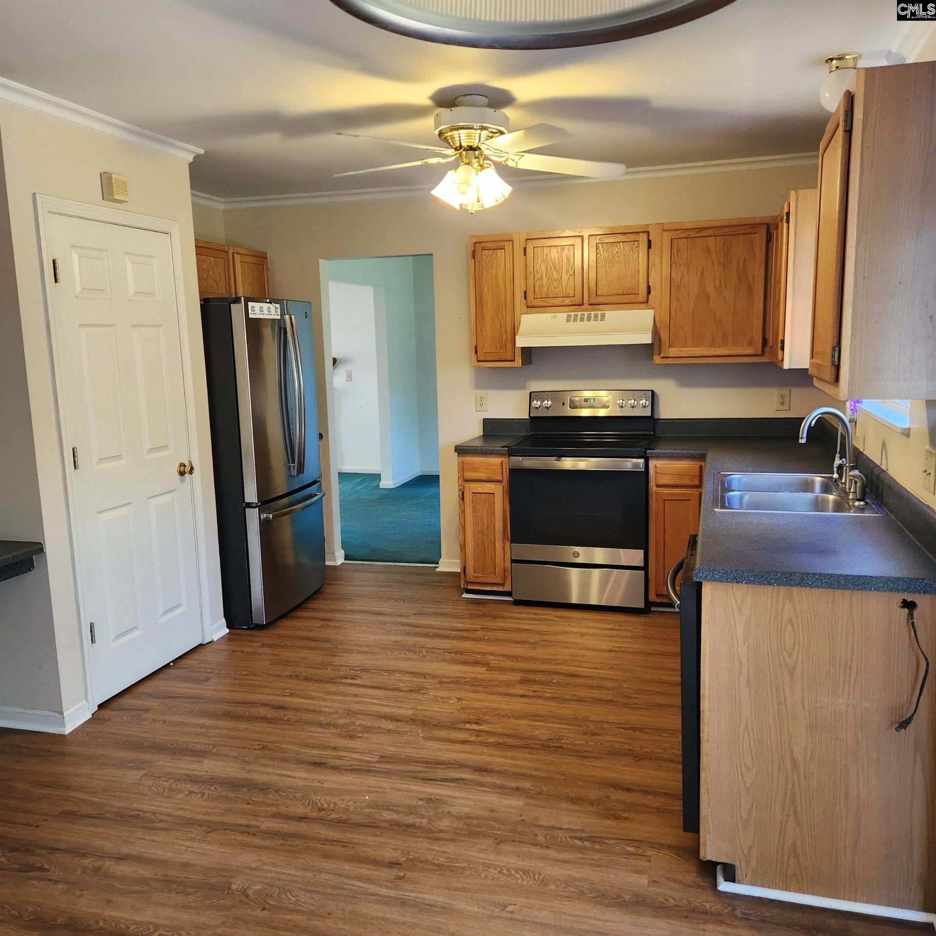 213 Fox Crossing Road  Photo 4