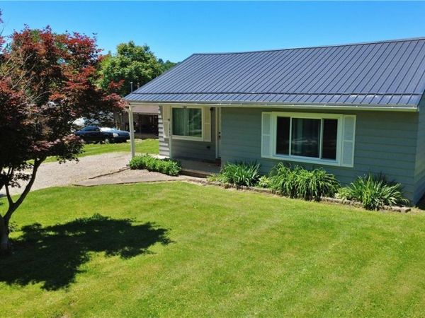 1049 S Luck Avenue , Zanesville, OH 43701