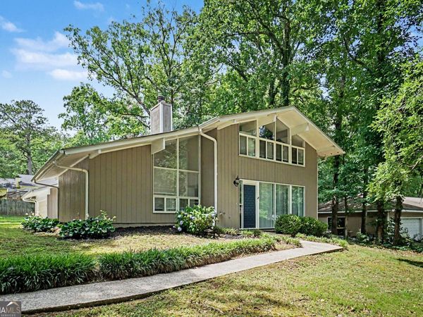 350 Willow Glenn Court NE, Marietta, GA 30068