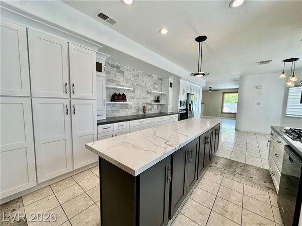 8645 Robinson Ridge Drive, Las Vegas, NV 89117