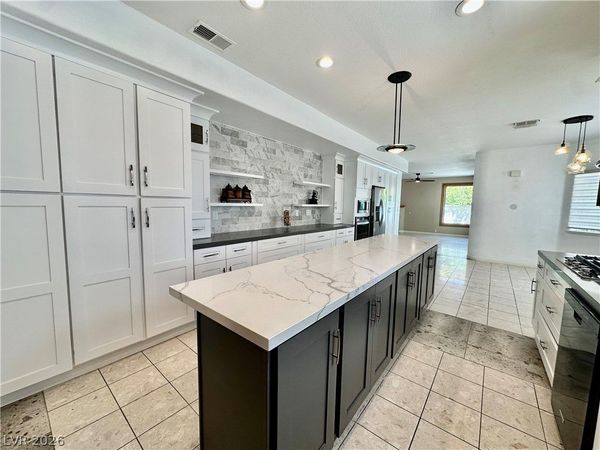 8645 Robinson Ridge Drive, Las Vegas, NV 89117
