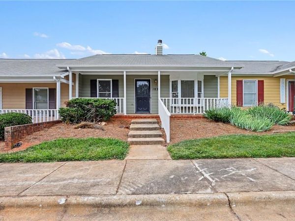 814 Guilford College Road, Greensboro, NC 27409