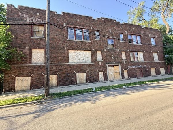 5124 W Kinzie Avenue, Chicago, IL 60644