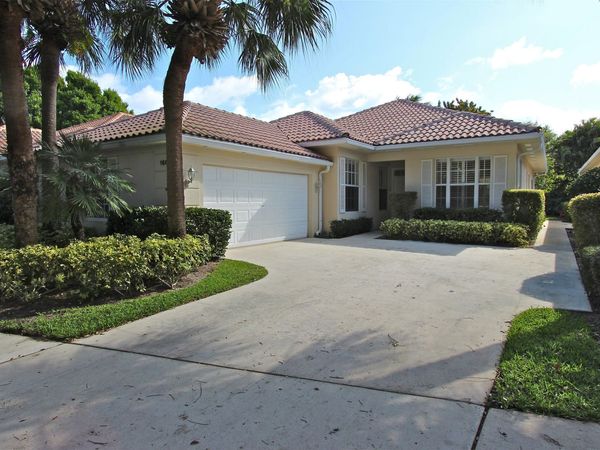 160 Lost Bridge Drive, Palm Beach Gardens, FL 33410