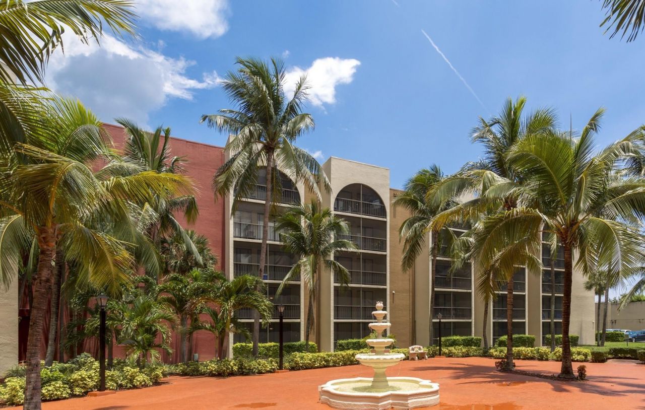 19455 NE 10 Avenue, Unit 6-514, North Miami Beach, FL 33179 Photo