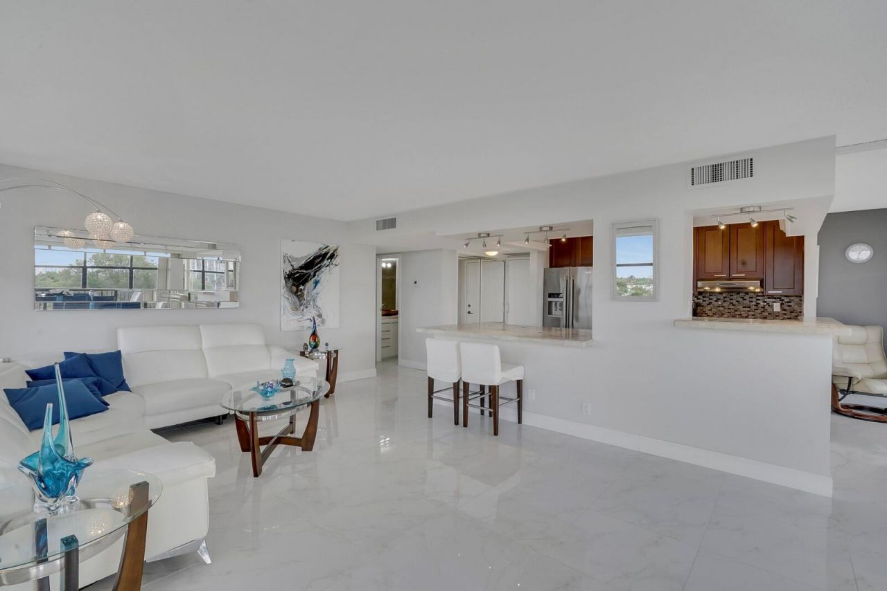 600 Parkview Drive, Unit 531, Hallandale Beach, FL 33009 Photo