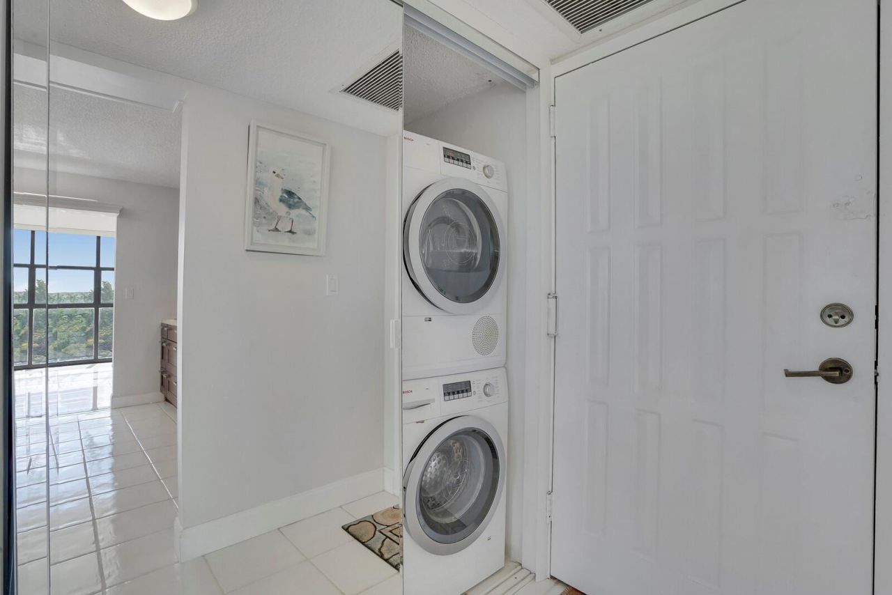 600 Parkview Drive, Unit 531, Hallandale Beach, FL 33009 Photo