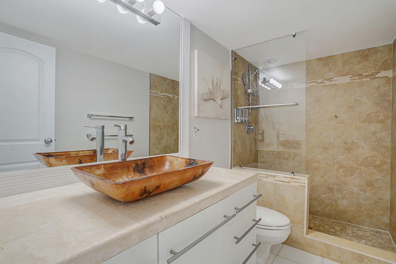 600 Parkview Drive, Unit 531, Hallandale Beach, FL 33009 Photo