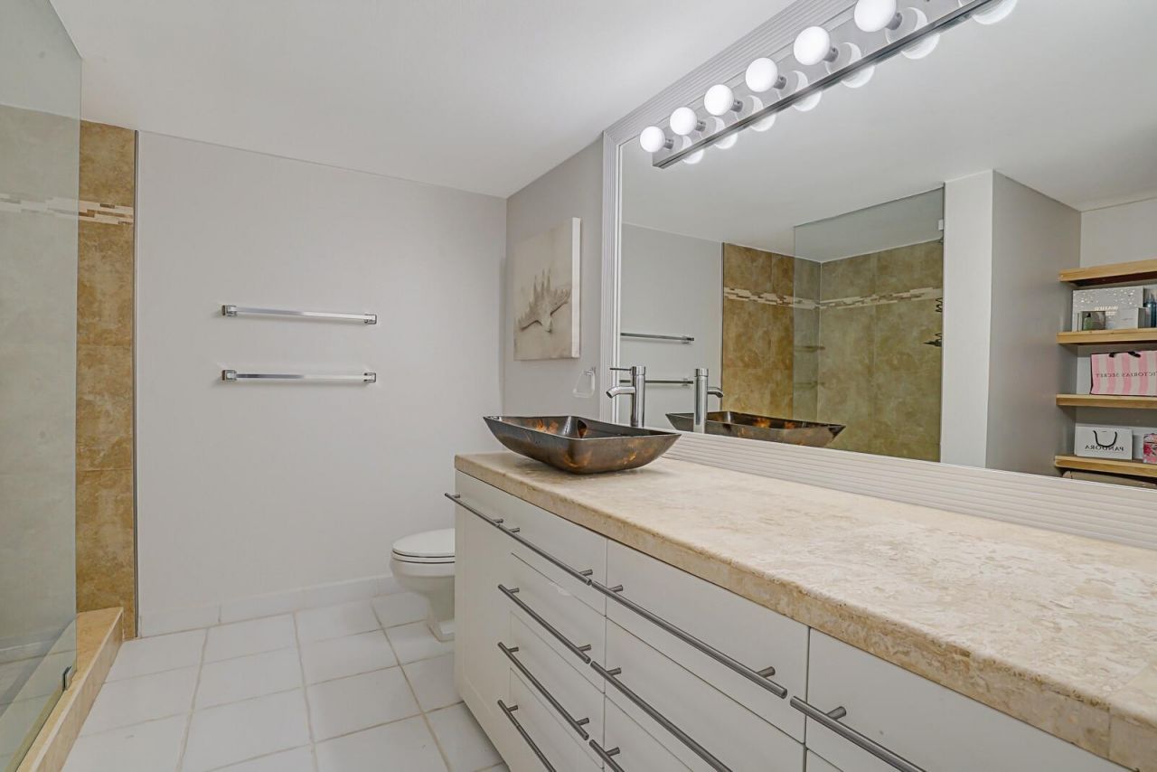 600 Parkview Drive, Unit 531, Hallandale Beach, FL 33009 Photo