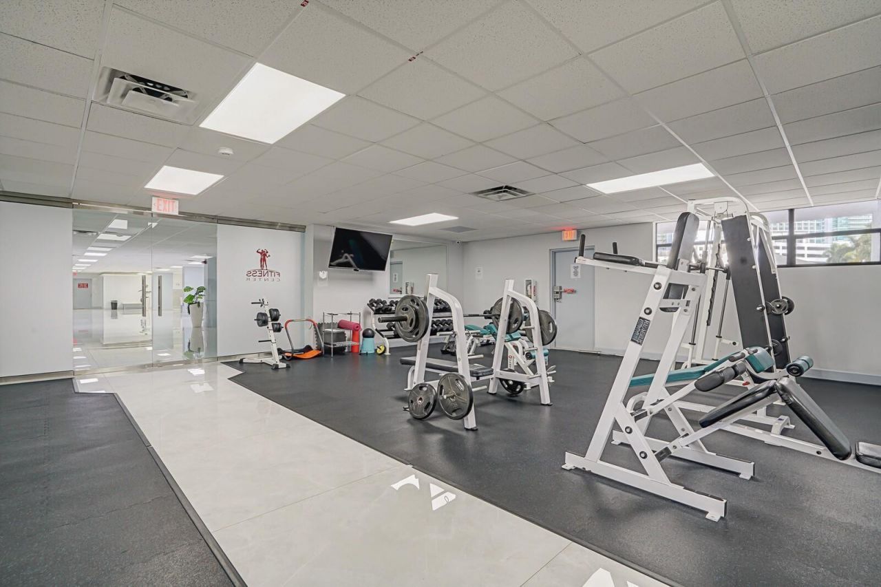 600 Parkview Drive, Unit 531, Hallandale Beach, FL 33009 Photo