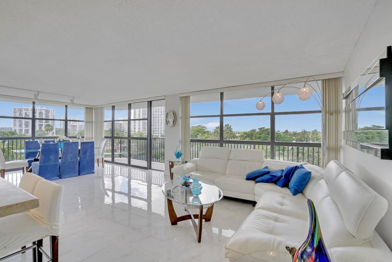 600 Parkview Drive, Unit 531, Hallandale Beach, FL 33009 Photo