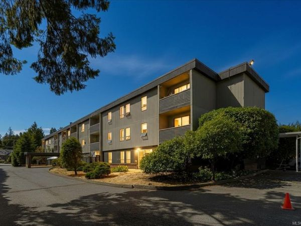 3251 Cowichan Lake Rd , Unit #301, Duncan, BC V9L 4B8