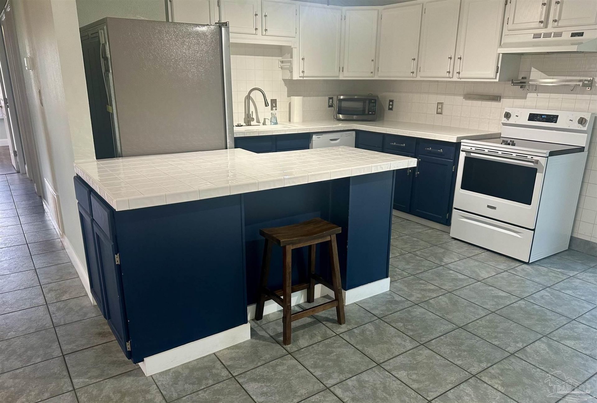3135 Notre Dame Dr, Gulf Breeze, FL 32563 Main Photo