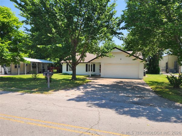 201 N 4th Street , Sperry, OK 74073