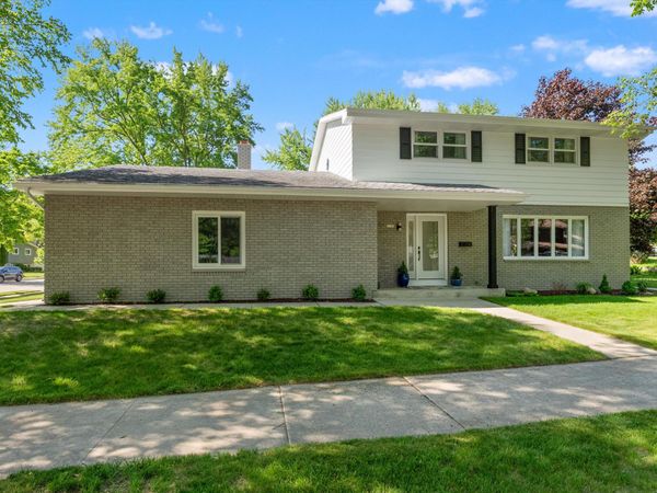 3107 Cherokee Dr, Sheboygan, WI 53083