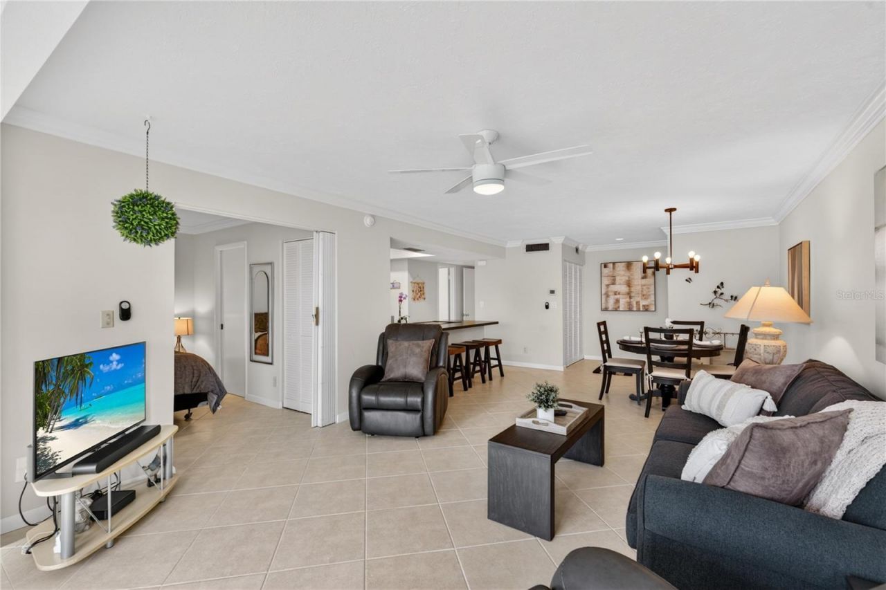 1128 W Peppertree Lane , Unit 111, Sarasota, FL 34242 Photo