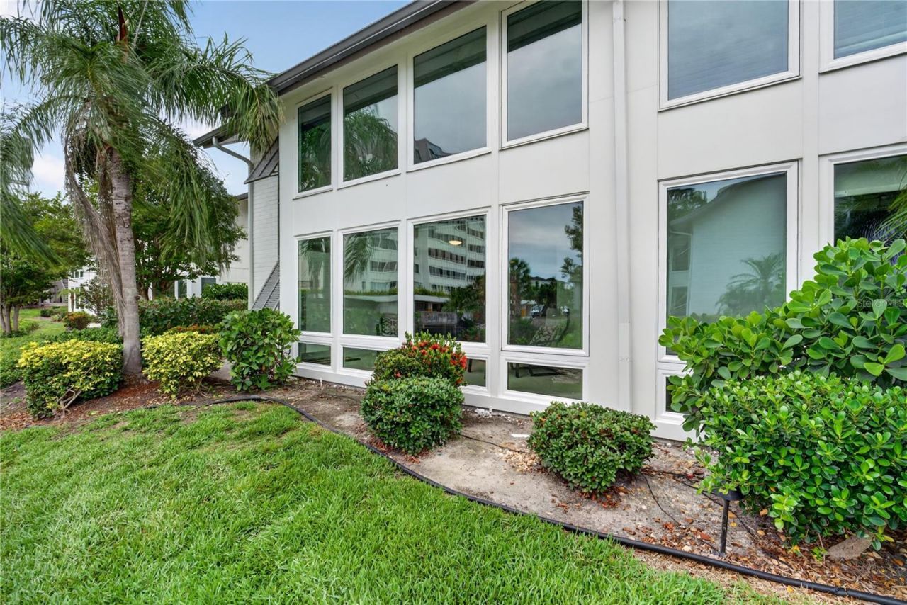 1128 W Peppertree Lane , Unit 111, Sarasota, FL 34242 Photo