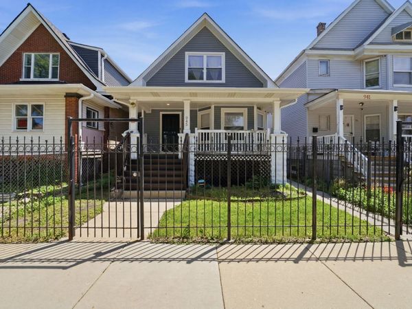 945 N Lawler Avenue, Chicago, IL 60651