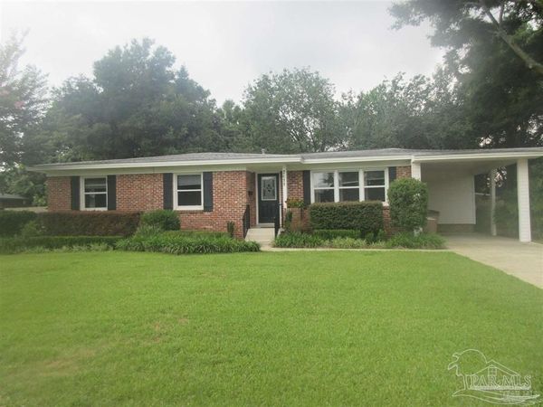 2011 Hallmark Dr, Pensacola, FL 32503