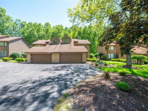 9114 Inverrary Drive SE, Howland, OH 44484