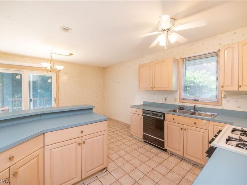 9114 Inverrary Drive SE, Howland, OH 44484 Photo 10