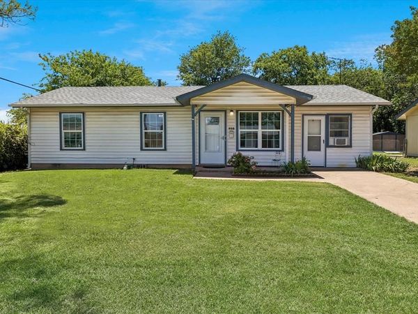 321 Lorna Street, Burleson, TX 76028