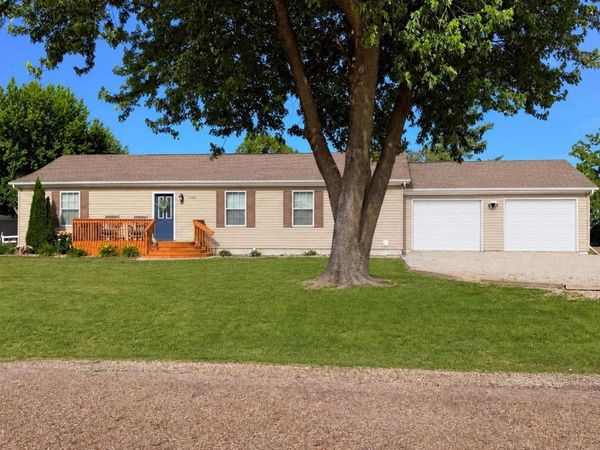 100 3rd Street, Batavia, IA 52533