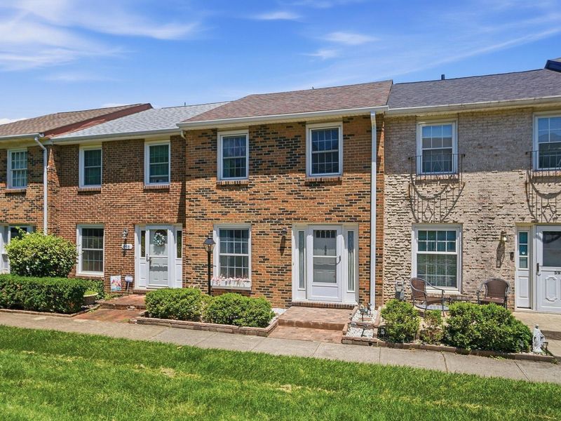 596 Pamlico Street, Unit X4, Columbus, OH 43228 Photo 4