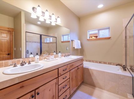 10364 Winter Creek Loop, Truckee, CA 96161 Photo