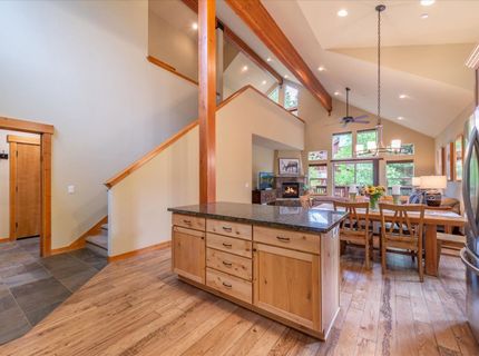 10364 Winter Creek Loop, Truckee, CA 96161 Photo