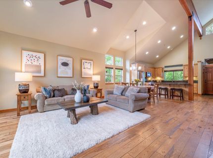 10364 Winter Creek Loop, Truckee, CA 96161 Photo