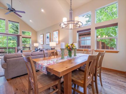 10364 Winter Creek Loop, Truckee, CA 96161 Photo