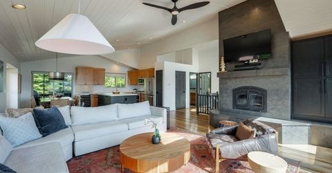 11648 Rhineland Avenue, Truckee, CA 96161 Photo