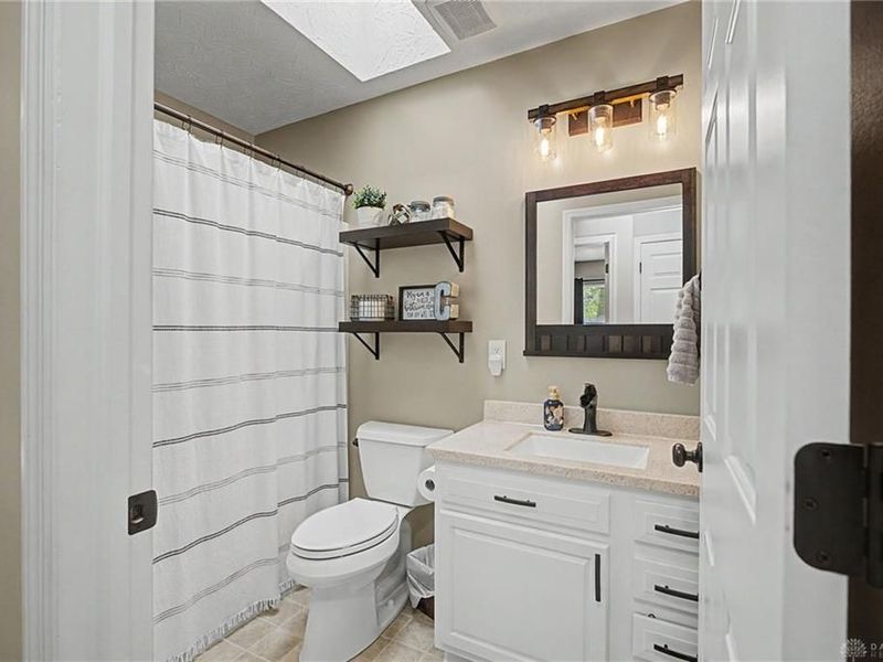 4921 Sir Gregory Way, Middletown, OH 45044 Photo 22
