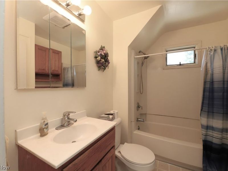 4808 Ira Avenue, Cleveland, OH 44144 Photo 18