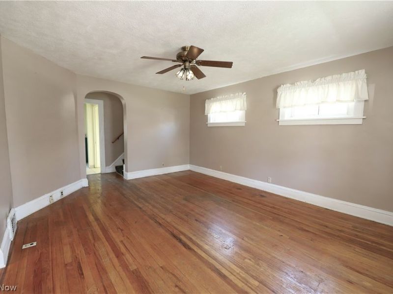 4808 Ira Avenue, Cleveland, OH 44144 Photo 3