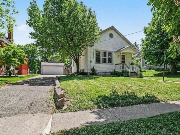 411 5th Street, Manistee, MI 49660