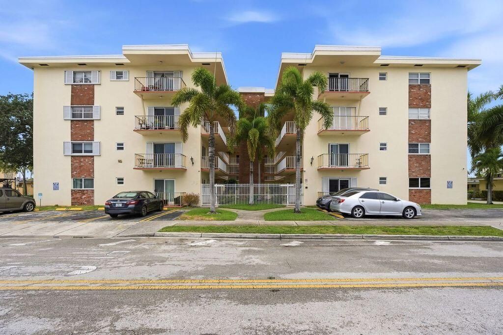 1747 Rodman Street, Unit 302, Hollywood, FL 33020 Photo