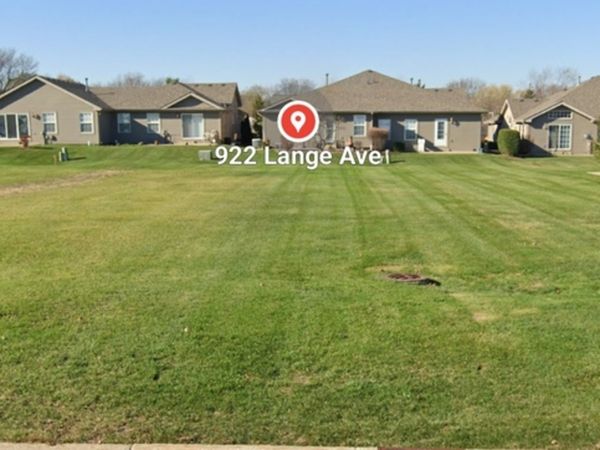 922 Lange Avenue , Beecher, IL 60401