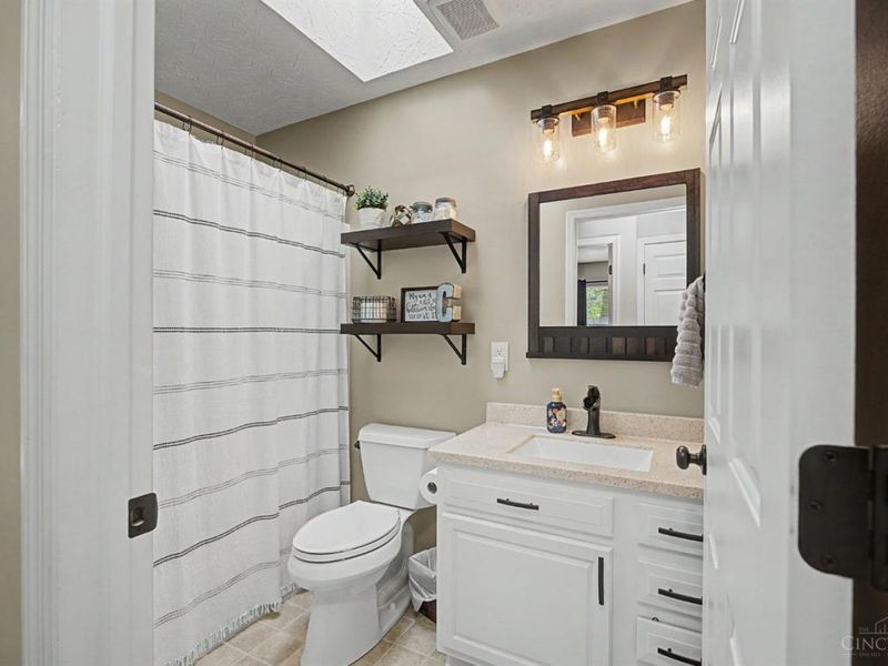 4921 Sir Gregory Way, Middletown, OH 45044 Photo 22