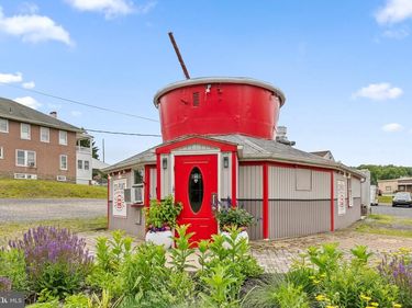 231 N READING AVENUE, BOYERTOWN, PA 19512