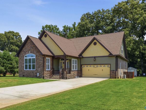 105 Timberline Drive, Arab, AL 35016