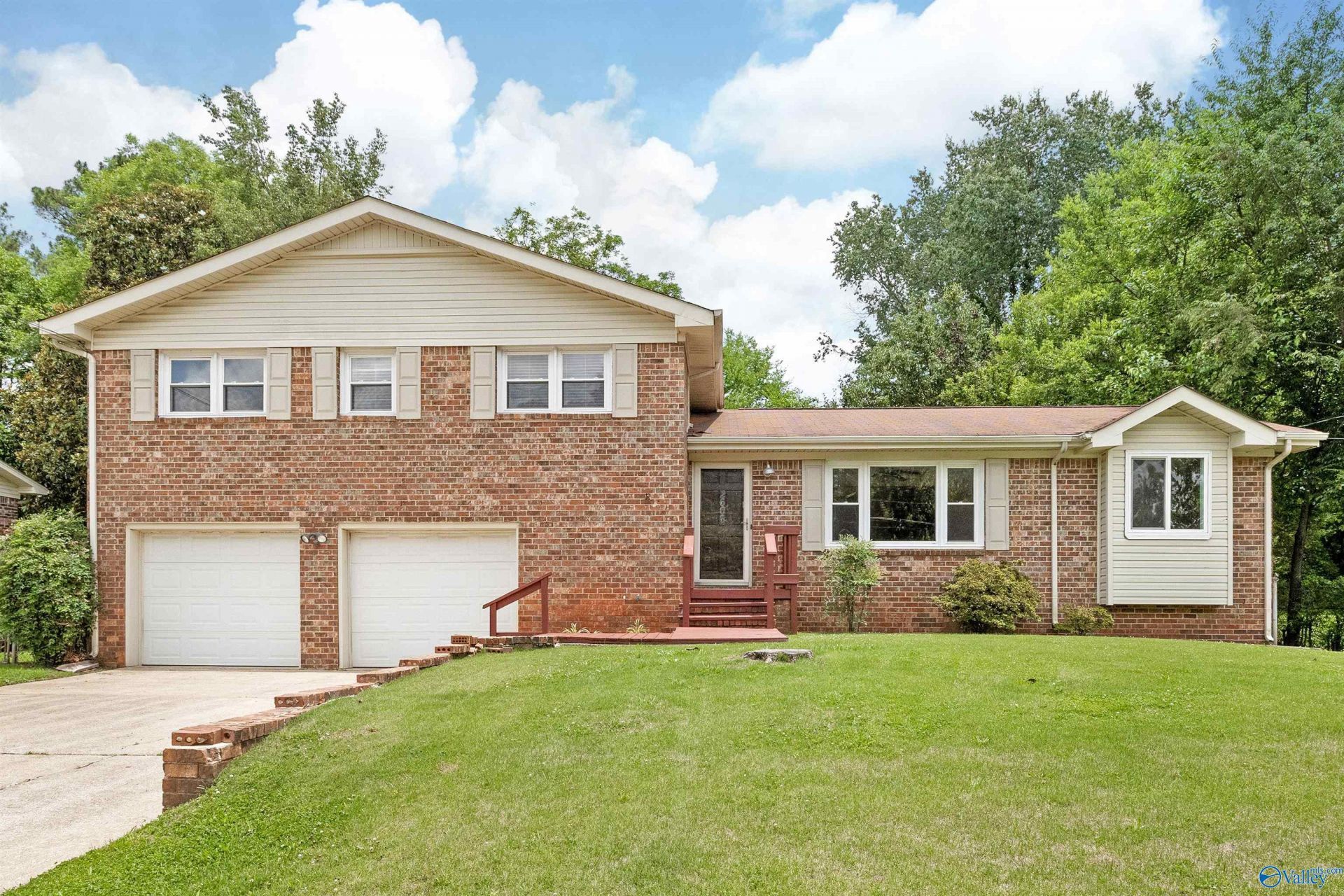 2606 NW Rita Lane Nw, Huntsville, AL 35810 Main Photo