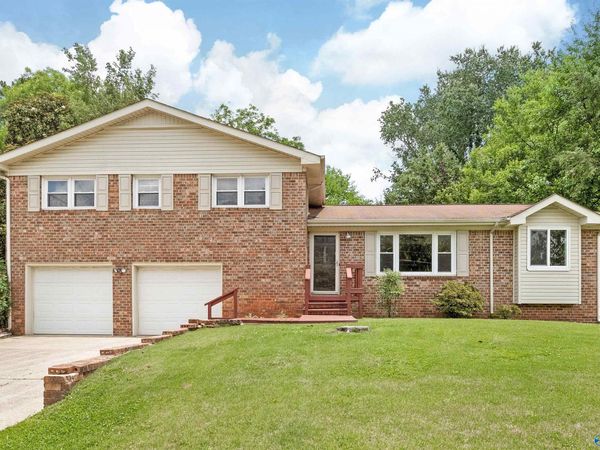 2606 NW Rita Lane NW, Huntsville, AL 35810